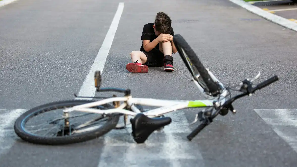 Scared Bike Rider Why Some Kids Are Afraid of Bicycles (And How to Overcome It?) - Headzup